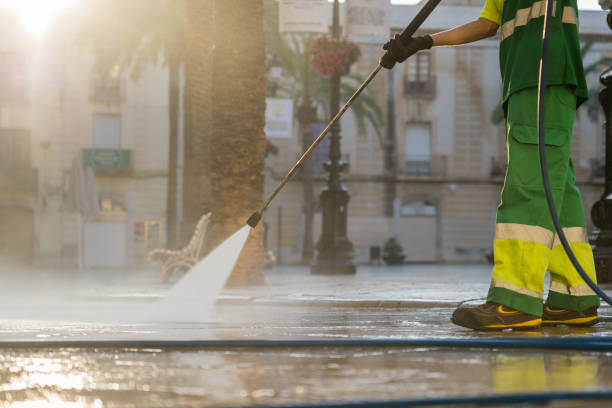 Best Warehouse Cleaning  in Davenport, IA